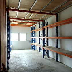 Pioneer Point (D22), Warehouse #427574911